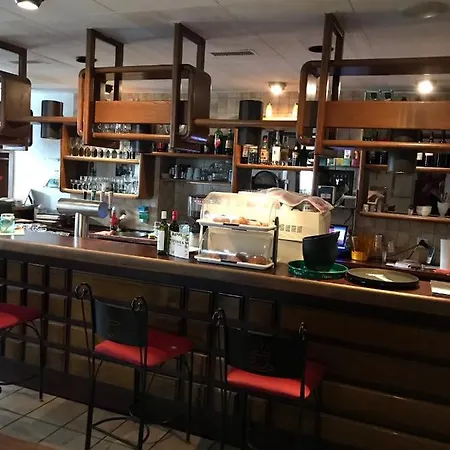 La Santa Hotel *