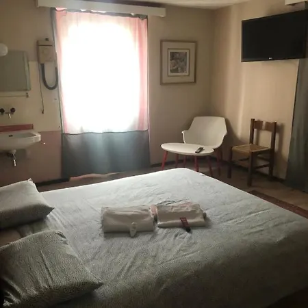 La Santa Hotel